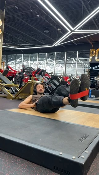 Band Resisted Knee Drives